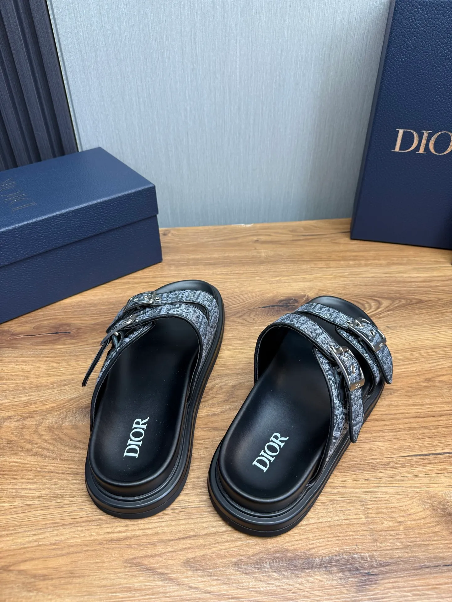 Men's shoes 💰300💰 Dior. Men's slippers 🩴Official website 1:1 production 38-45 yards 45 46 🉑️Customized original material shipped✅